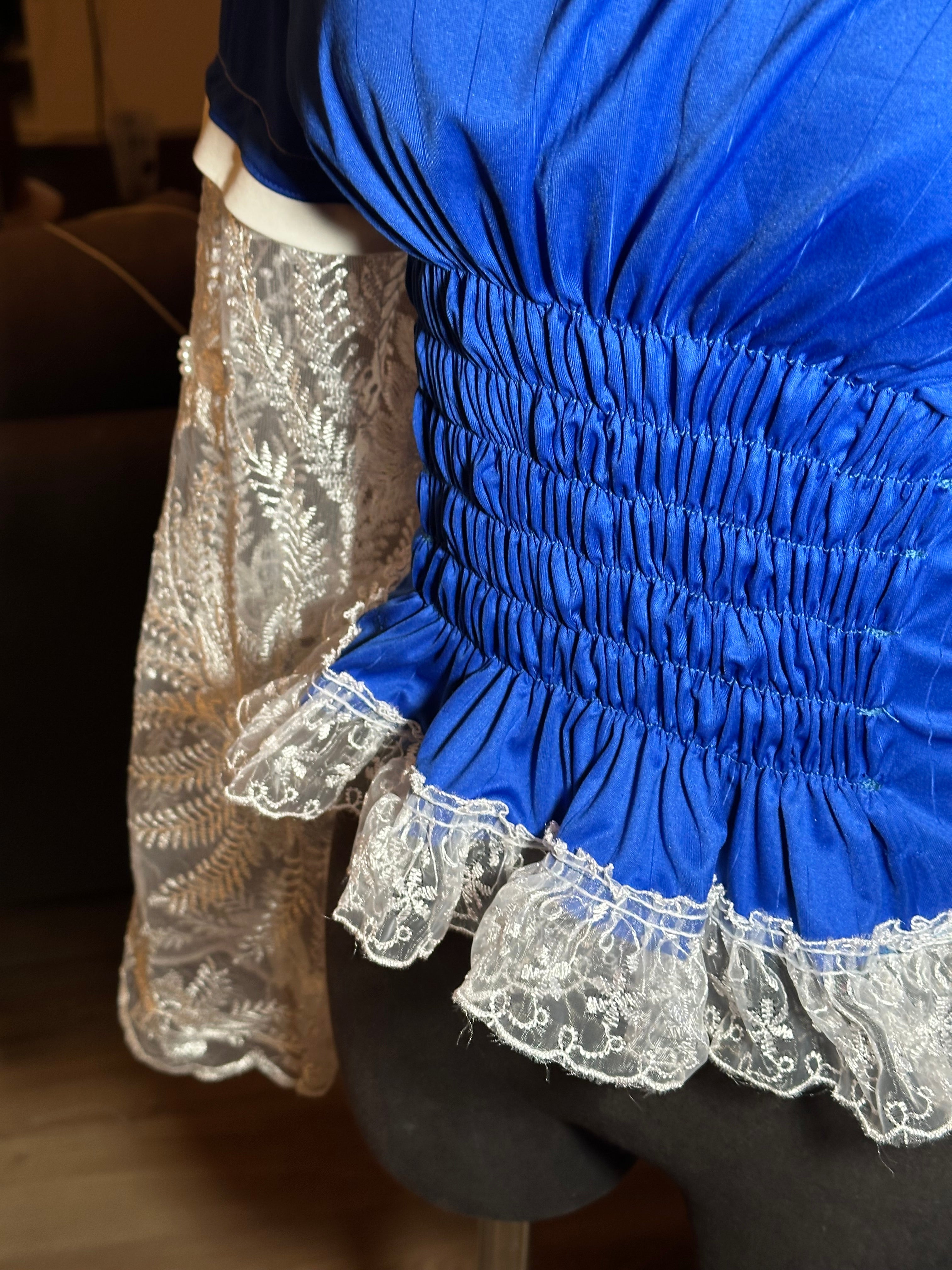 Manches + lace upcycling